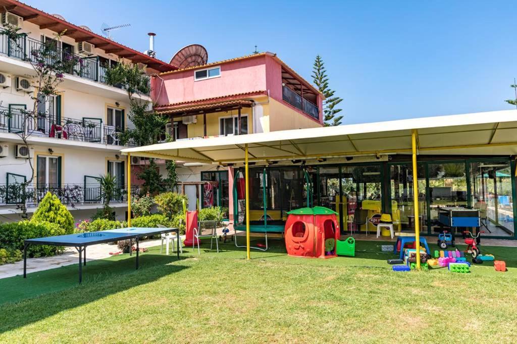 Rainbow Apartments Kalamákion Esterno foto